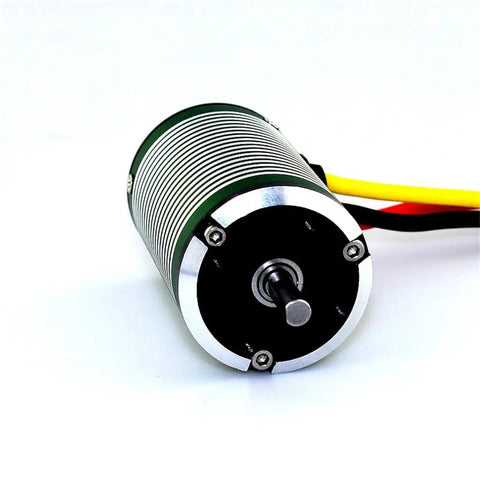 1400Kv 4074 Brushless RC Motor With CNC Aluminum Anodized Shell And Pure Copper Windings For One Eighth Scale On Road Drift Buggy, showcasing silver and green body with wires.